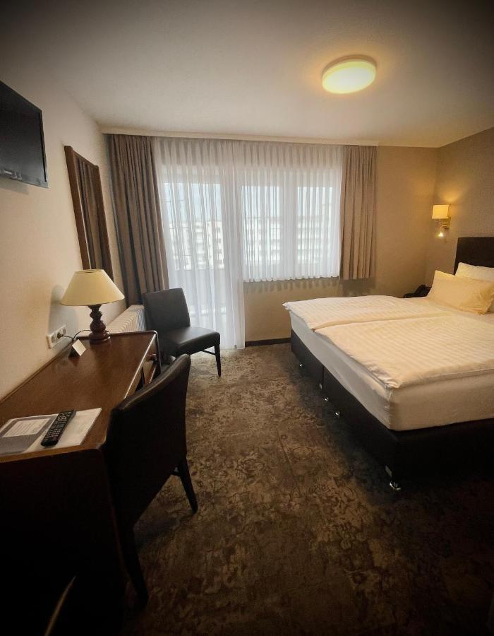 Hotel Regina Ludwigshafen am Rhein Bagian luar foto